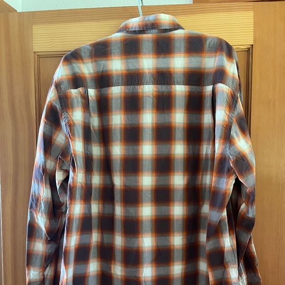 Long-Sleeved Tommy Bahama Cotton Button-down Shirt - Picture 2 of 4